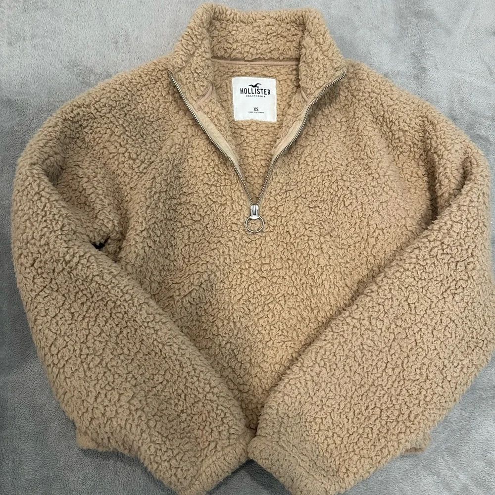 BRAND NEW! NEVER WORN!! Hollister Beige Teddy Jacket - Picture 1 of 5